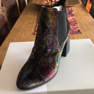 BP NWT women’s paisley bootie